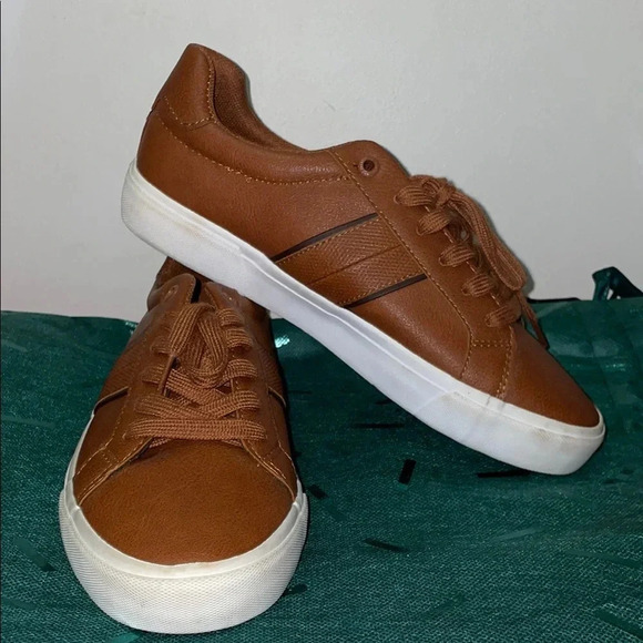 Nautica Brown Sneakers with Smooth Leather Upper and White Sole - Picture 1 of 9
